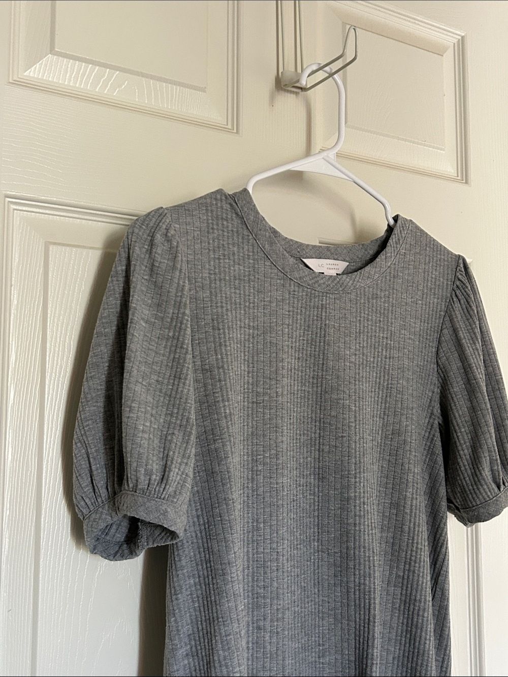LC Lauren Conrad Gray Ribbed Puff-Sleeve Top
